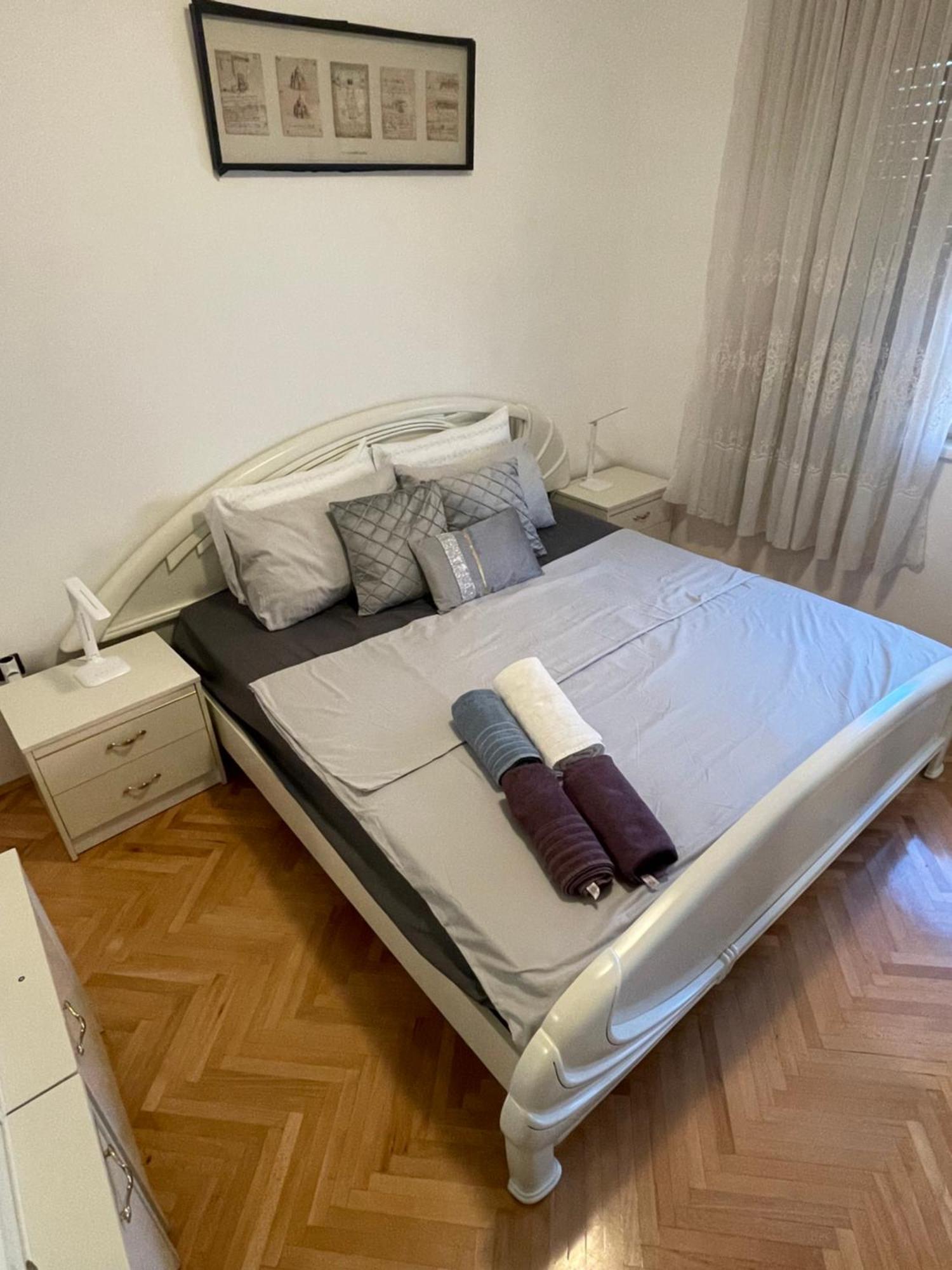 Appartement Apartman Robert à Zadar Extérieur photo