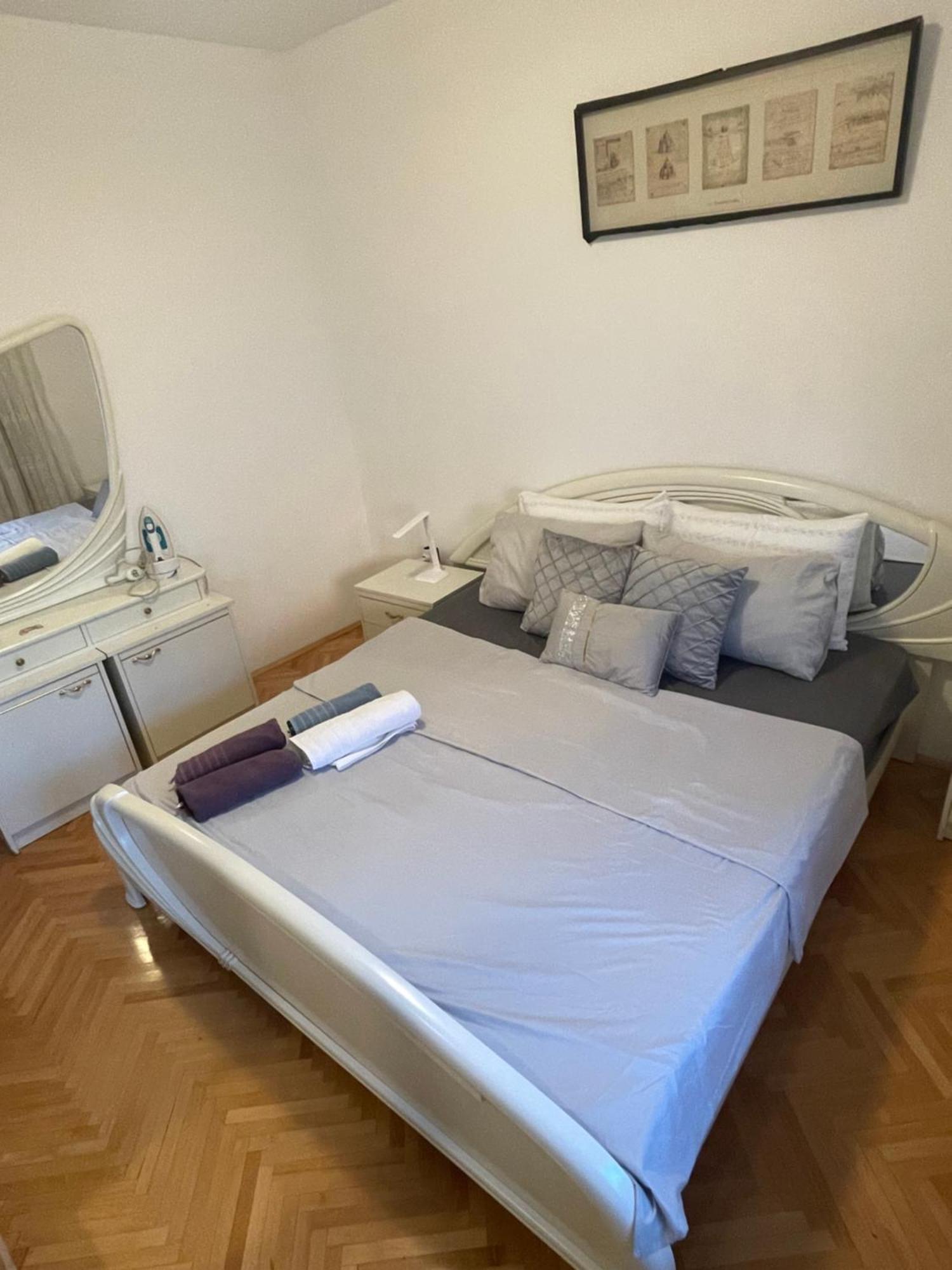 Appartement Apartman Robert à Zadar Extérieur photo