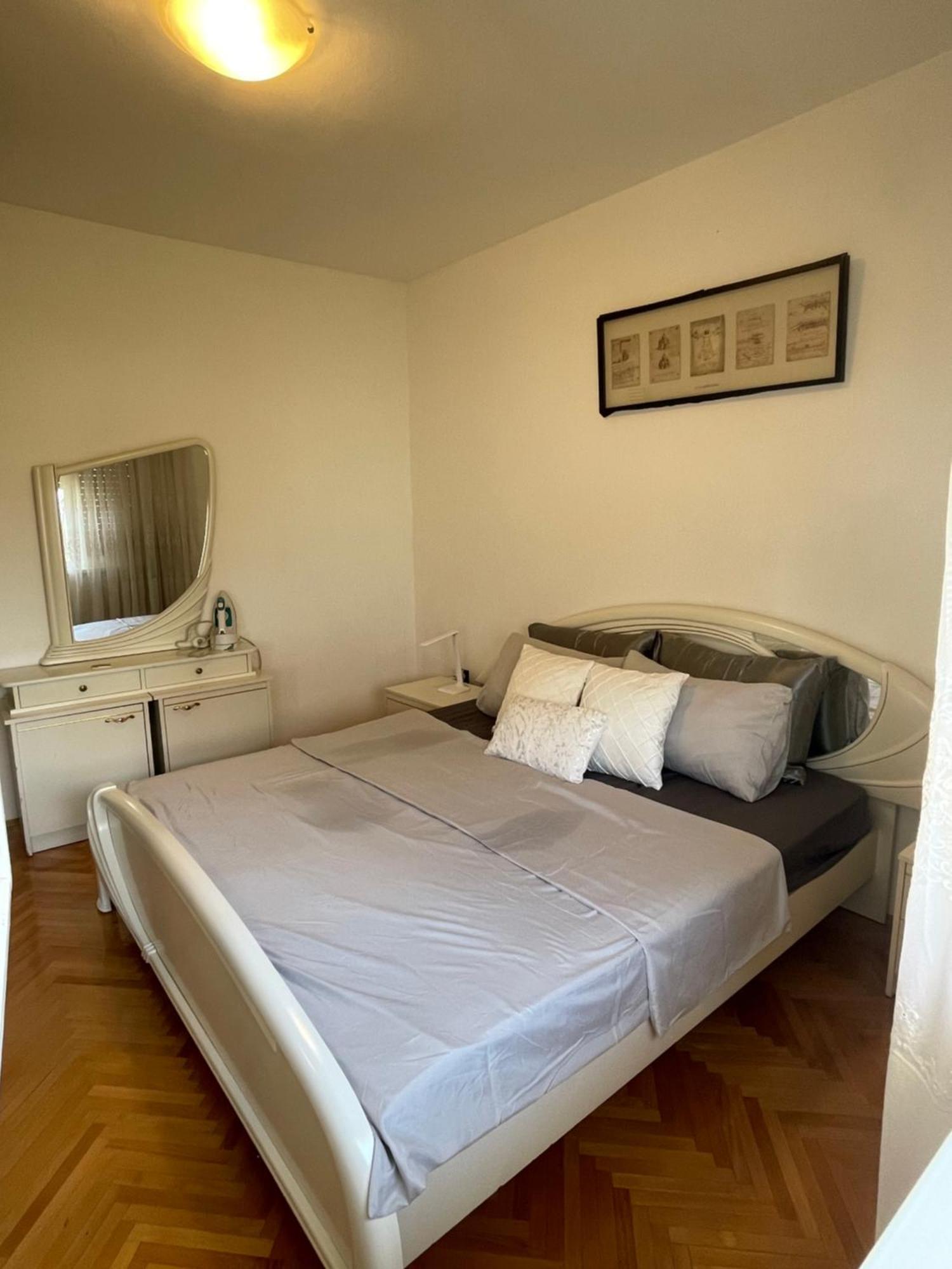 Appartement Apartman Robert à Zadar Extérieur photo
